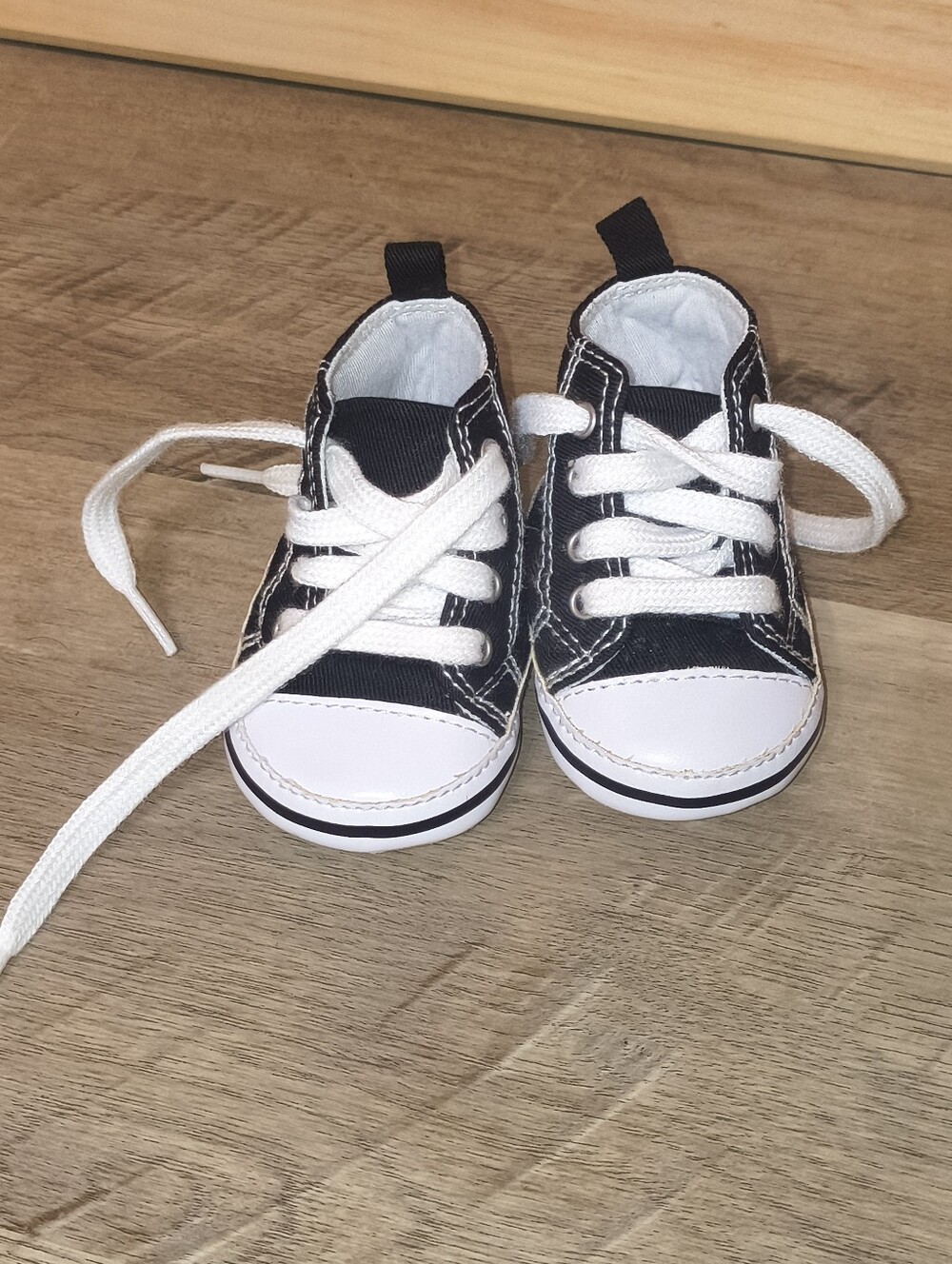 Koala Baby Black White Lace Up Crib Shoes Infant Sneakers Size 1